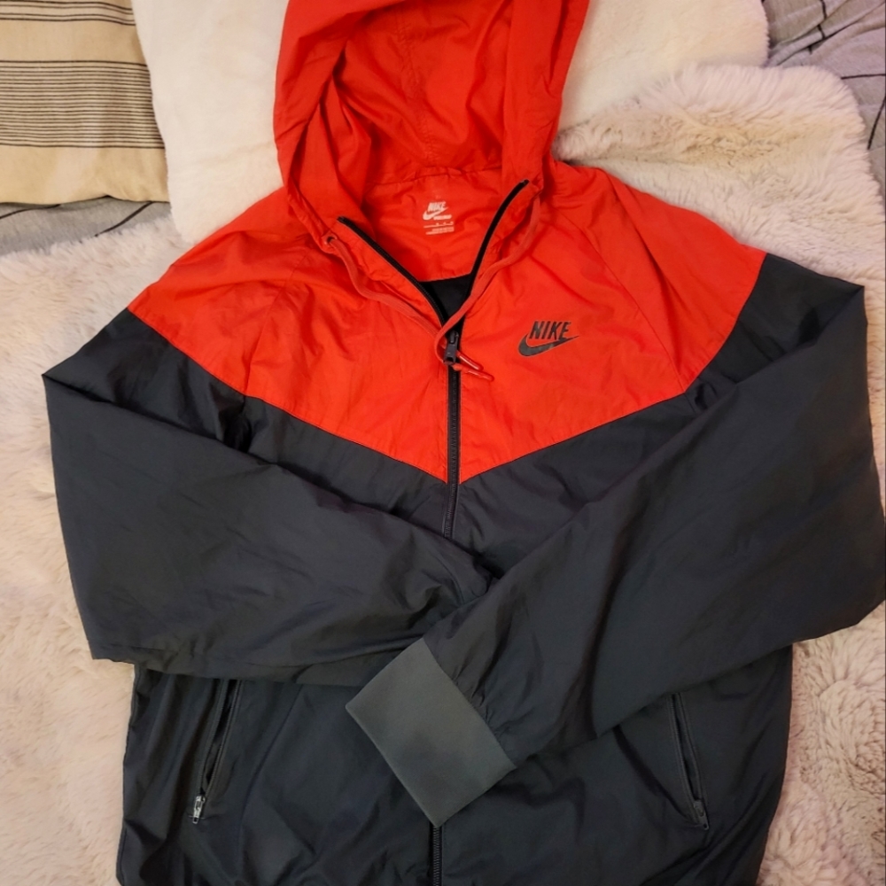 Nike Sportswear Windrunner Hooded Performance Jacket Mens  size:medium